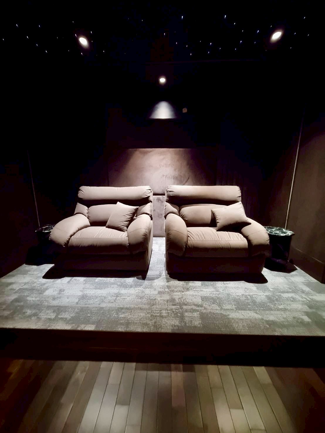 stainless-steel-table